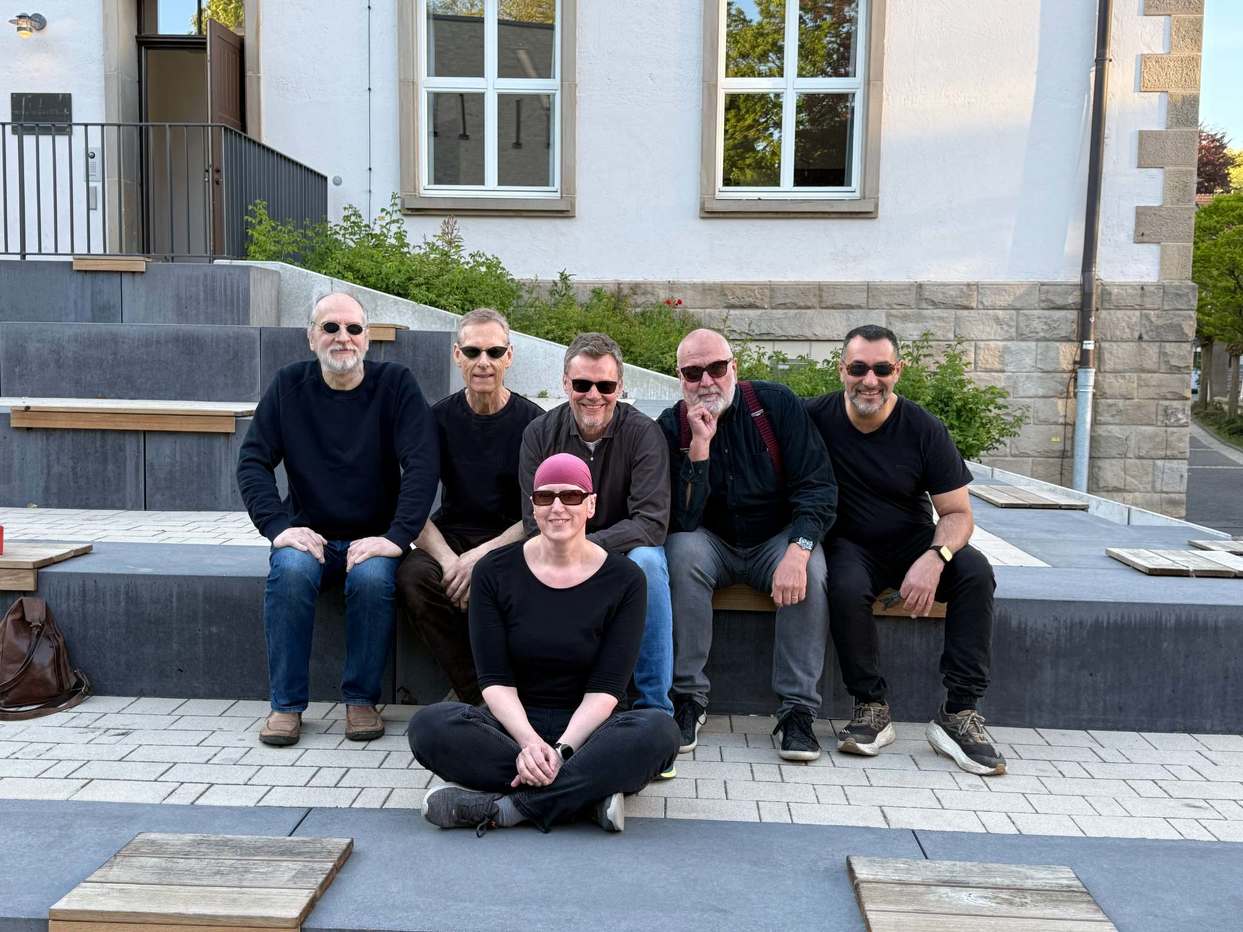 Old Black Pearls (Oldie Band)