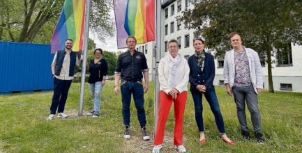 Fahnenhissung zum IDAHOBIT